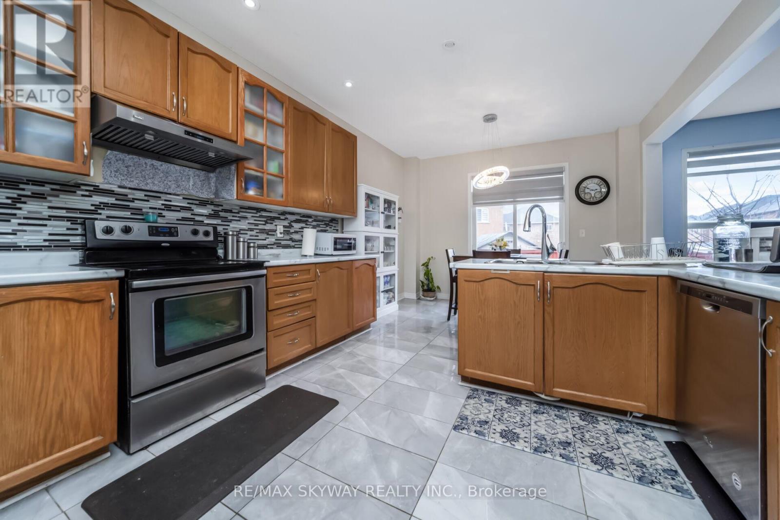 54 Sled Dog Road, Brampton, Ontario  L6R 0J7 - Photo 20 - W12991770