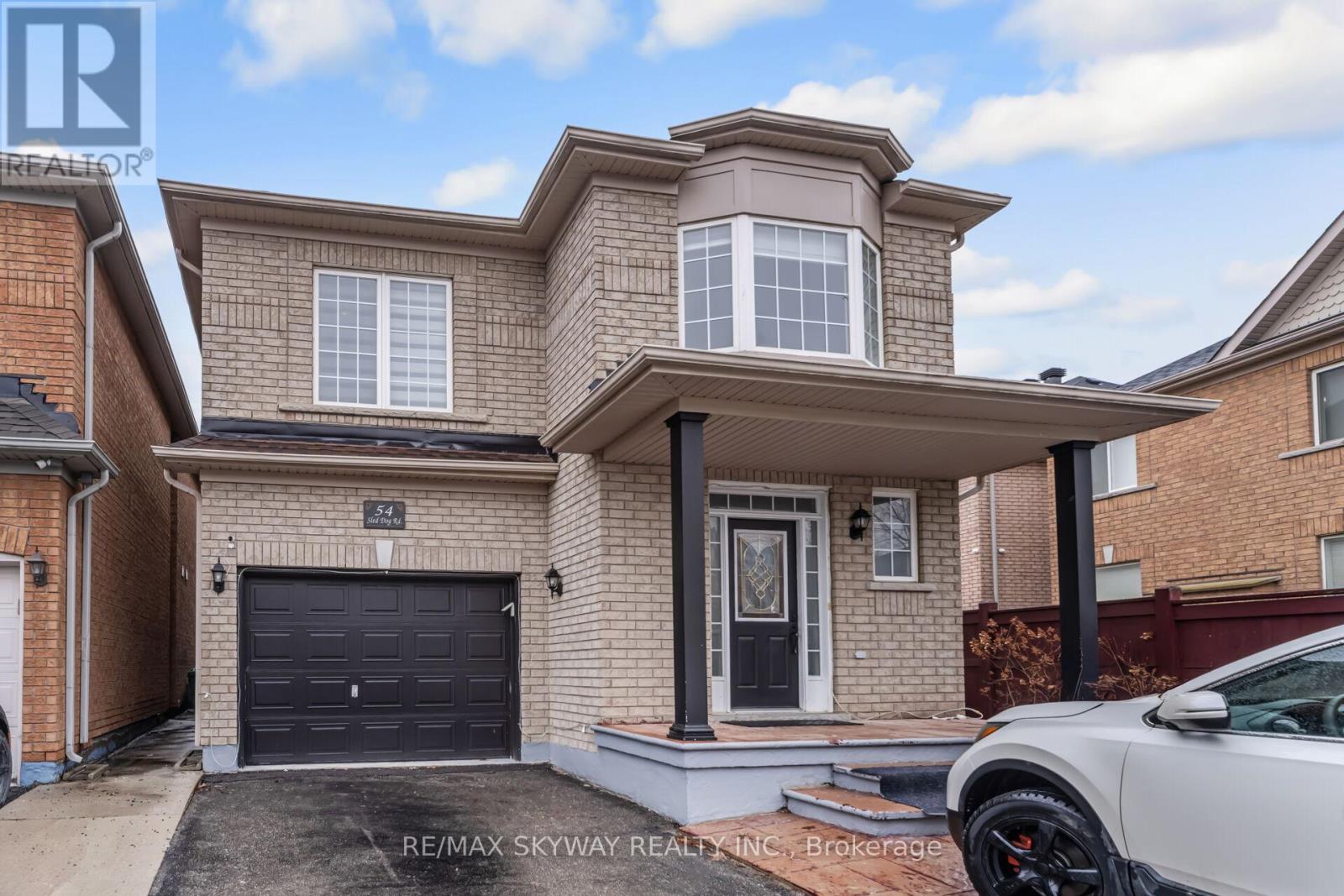 54 Sled Dog Road, Brampton, Ontario  L6R 0J7 - Photo 3 - W12991770