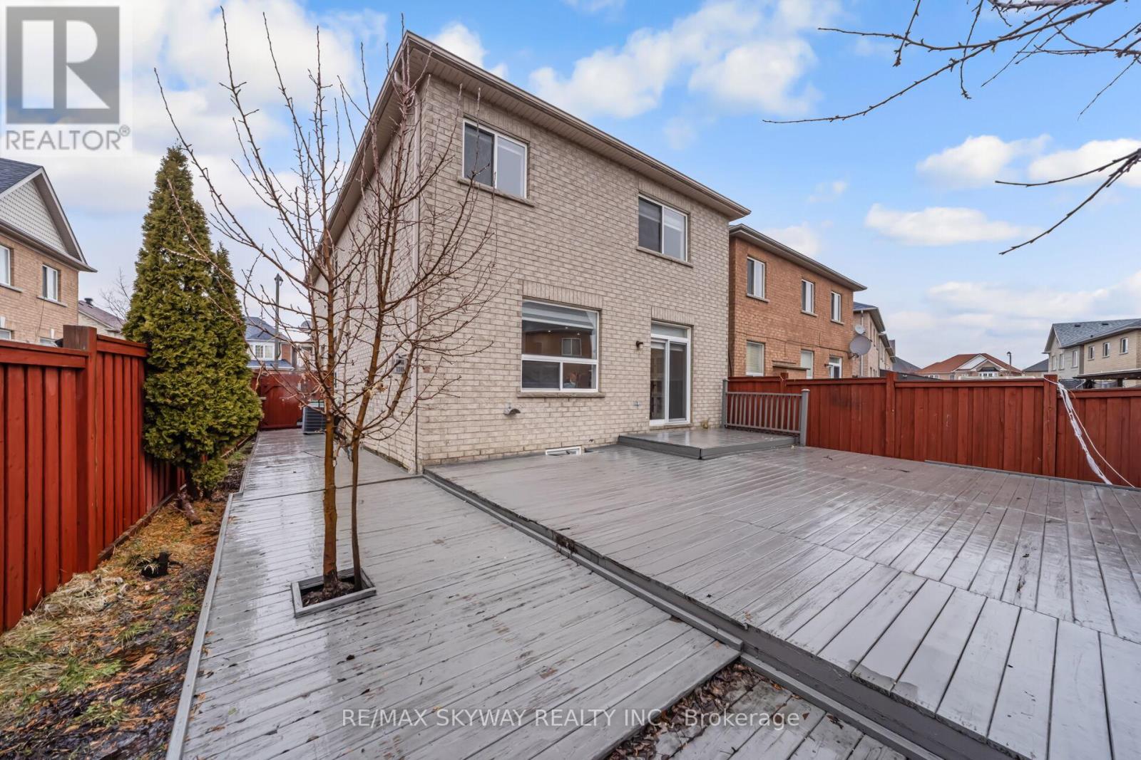 54 Sled Dog Road, Brampton, Ontario  L6R 0J7 - Photo 49 - W12991770