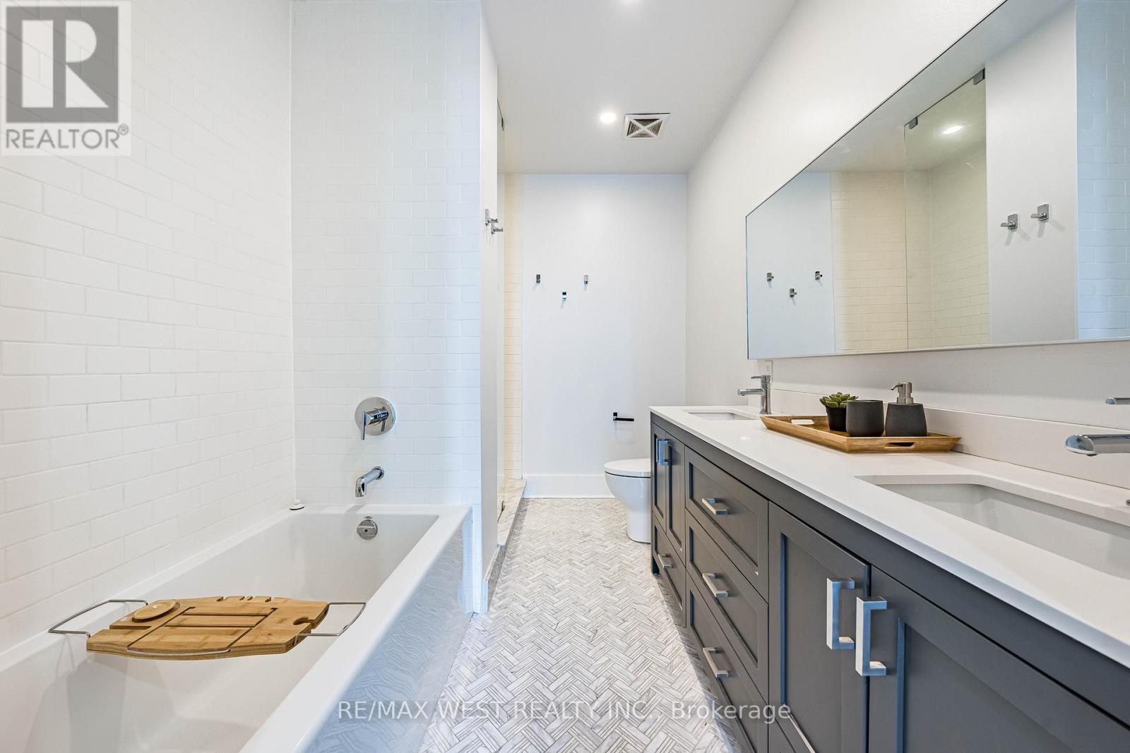 2906 - 103 The Queens Way, Toronto, Ontario  M6S 5B3 - Photo 16 - W12991796