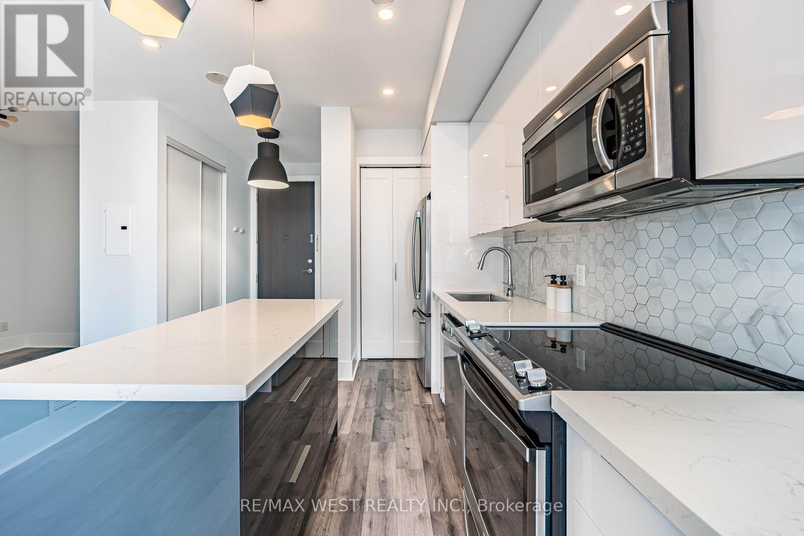 2906 - 103 The Queens Way, Toronto, Ontario  M6S 5B3 - Photo 6 - W12991796