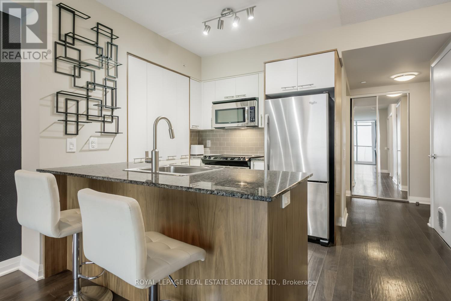 1710 - 1 Valhalla Inn Road, Toronto, Ontario  M9B 1S9 - Photo 8 - W12991806