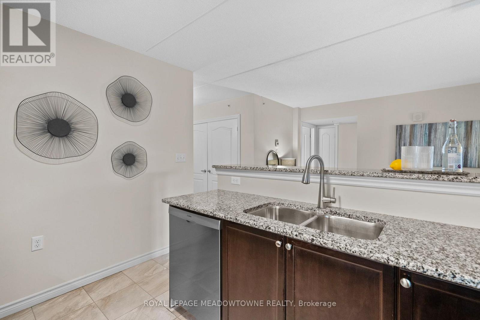 310 - 1470 Main Street E, Milton, Ontario  L9T 8W6 - Photo 8 - W12991852