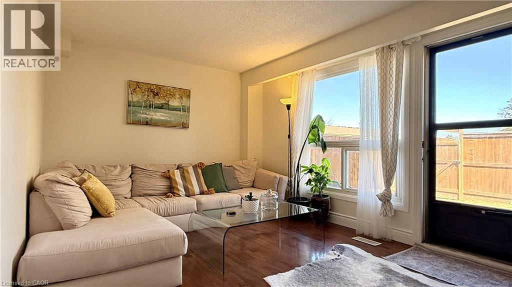 223 Pioneer Drive Unit# F39, Kitchener, Ontario  N2P 1L9 - Photo 3 - 40820224