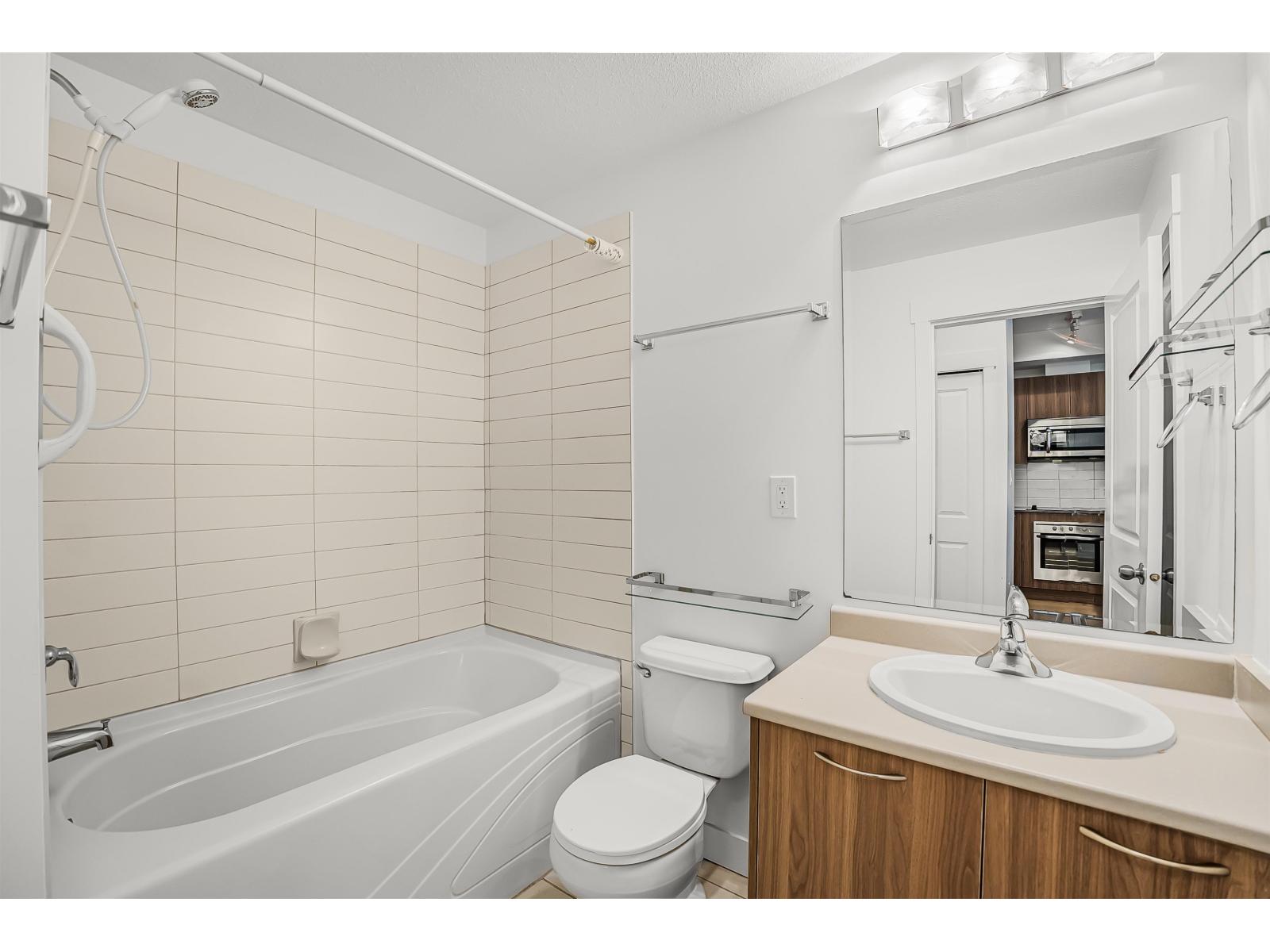 103 13321 102a Avenue, Surrey, British Columbia  V3T 1P6 - Photo 6 - R3110391