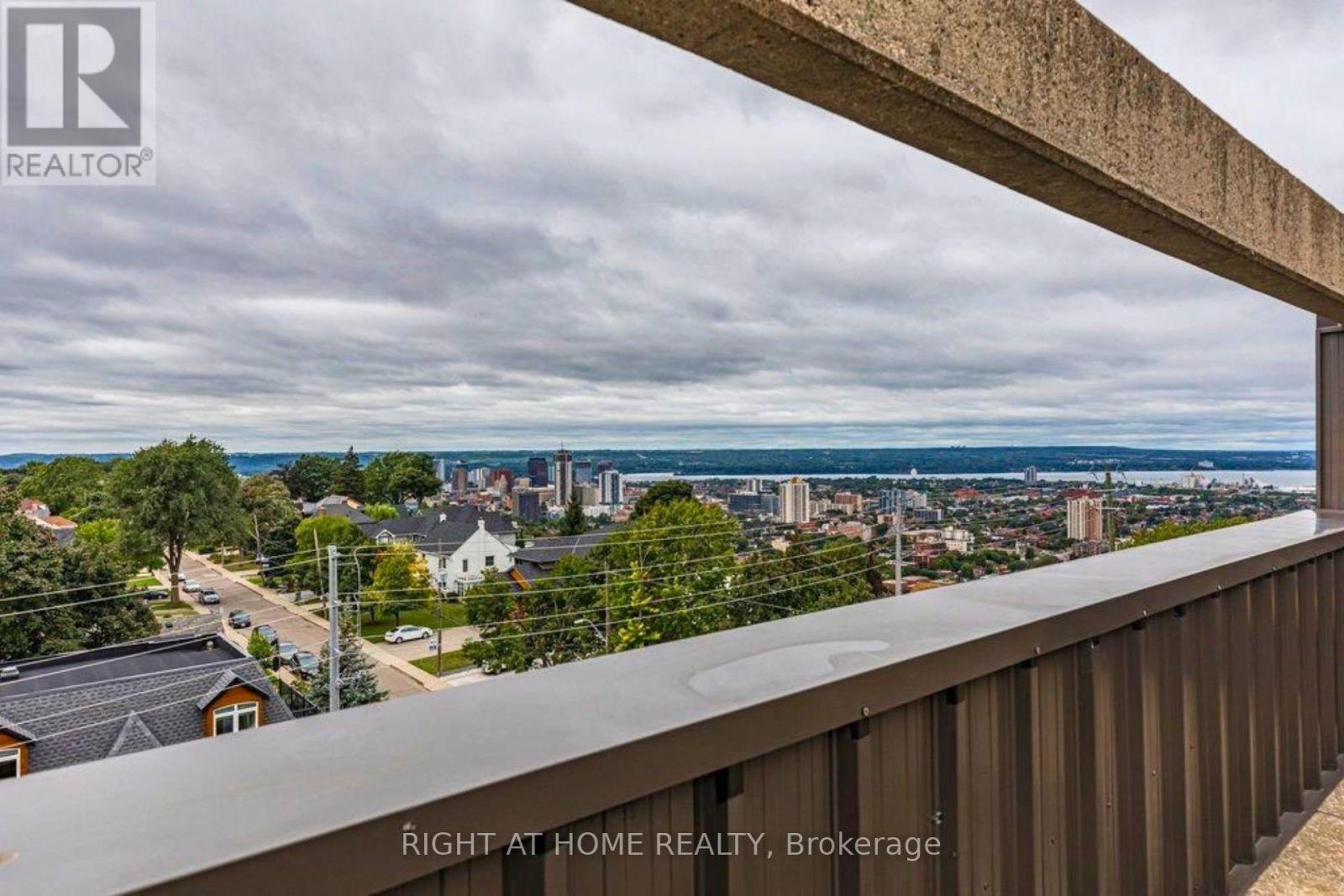 201 - 166 Mountain Park Avenue, Hamilton, Ontario  L8V 1A1 - Photo 25 - X12991790