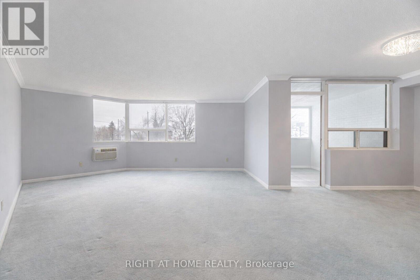 201 - 166 Mountain Park Avenue, Hamilton, Ontario  L8V 1A1 - Photo 4 - X12991790