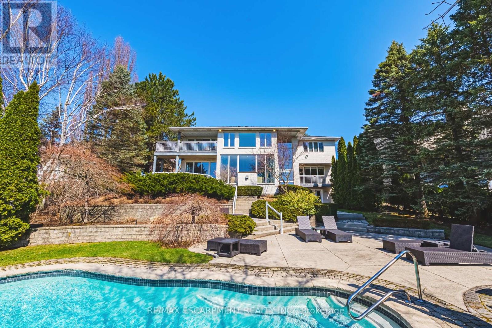 2 ANSLOW COURT, Hamilton, Ontario