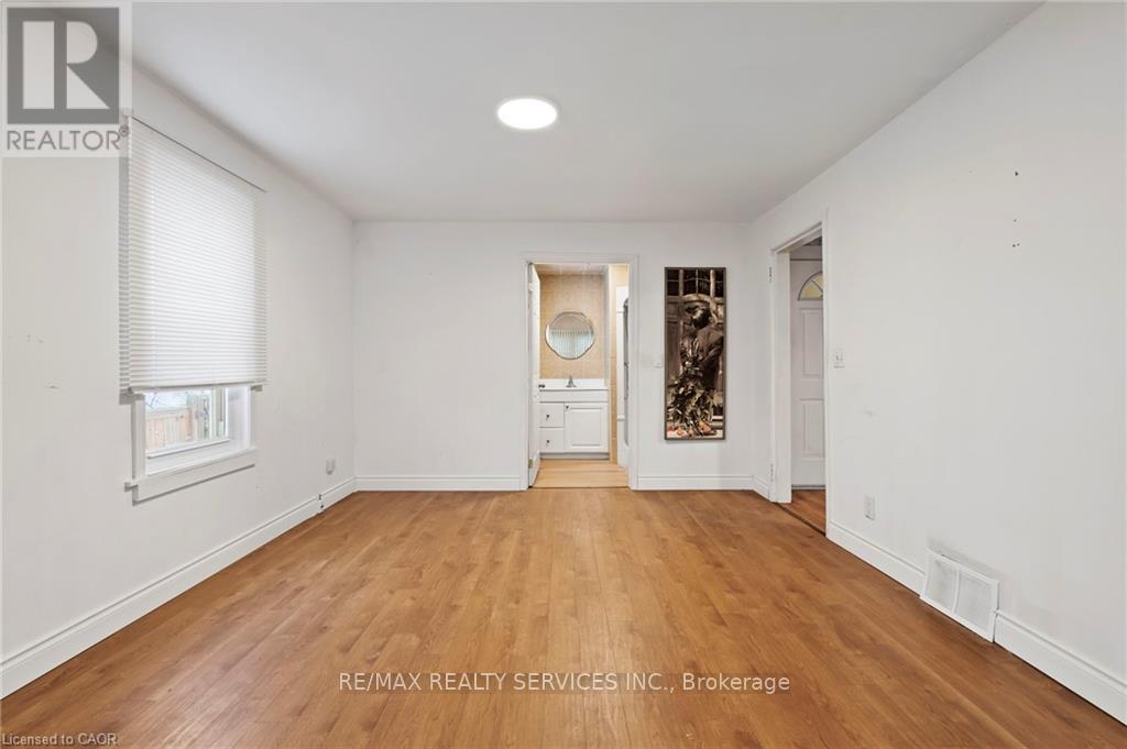 5292 Bridge Street, Niagara Falls, Ontario  L2E 2T3 - Photo 5 - X12991858