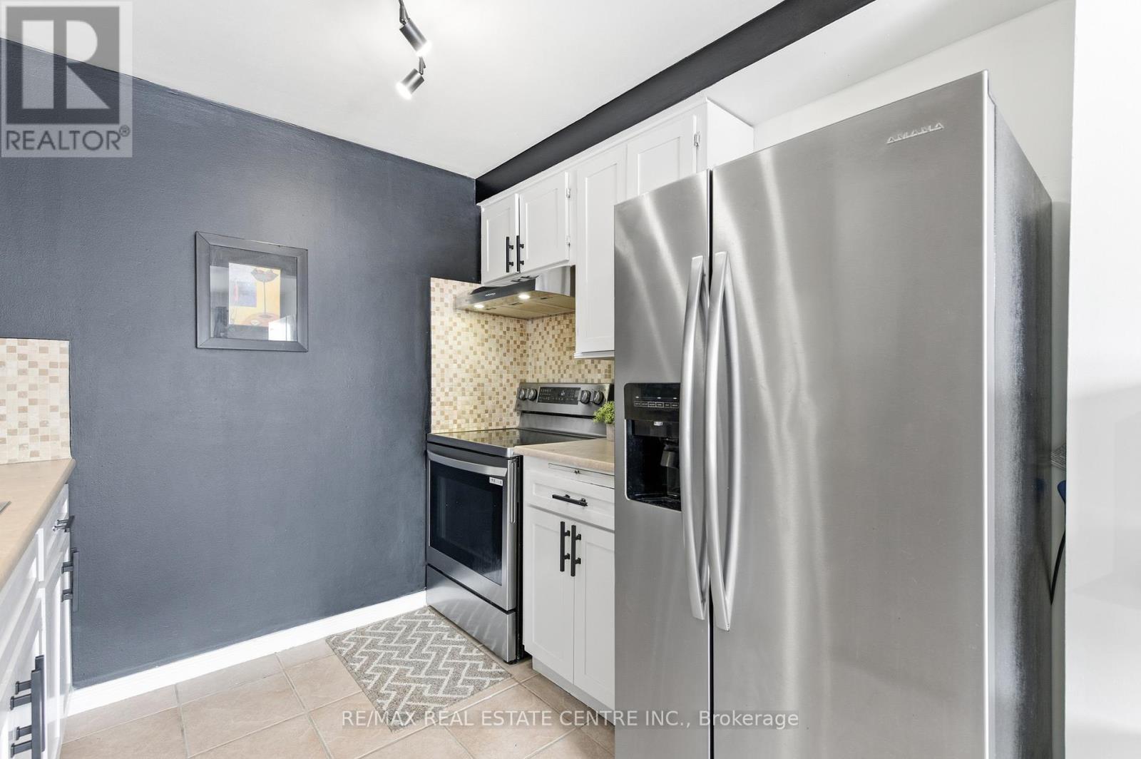 22 - 210 Glamis Road, Cambridge, Ontario  N1R 6L3 - Photo 8 - X12991944