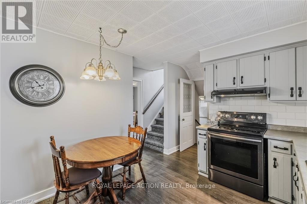 19 Lyndsay Street, Brantford, Ontario  N3T 2C5 - Photo 14 - X12991946