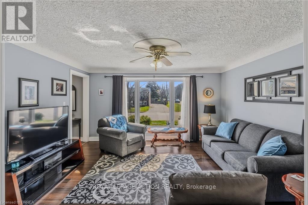 19 Lyndsay Street, Brantford, Ontario  N3T 2C5 - Photo 21 - X12991946