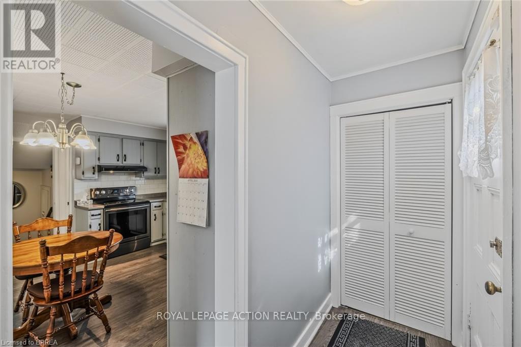 19 Lyndsay Street, Brantford, Ontario  N3T 2C5 - Photo 24 - X12991946