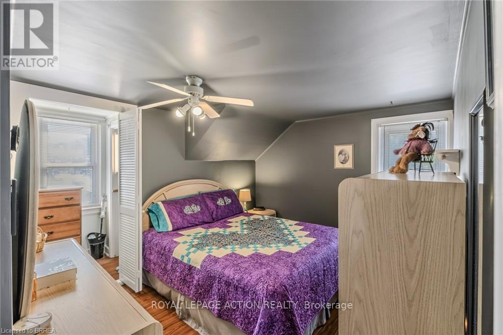 19 Lyndsay Street, Brantford, Ontario  N3T 2C5 - Photo 32 - X12991946