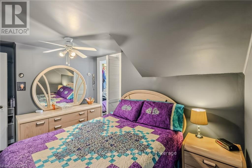 19 Lyndsay Street, Brantford, Ontario  N3T 2C5 - Photo 33 - X12991946