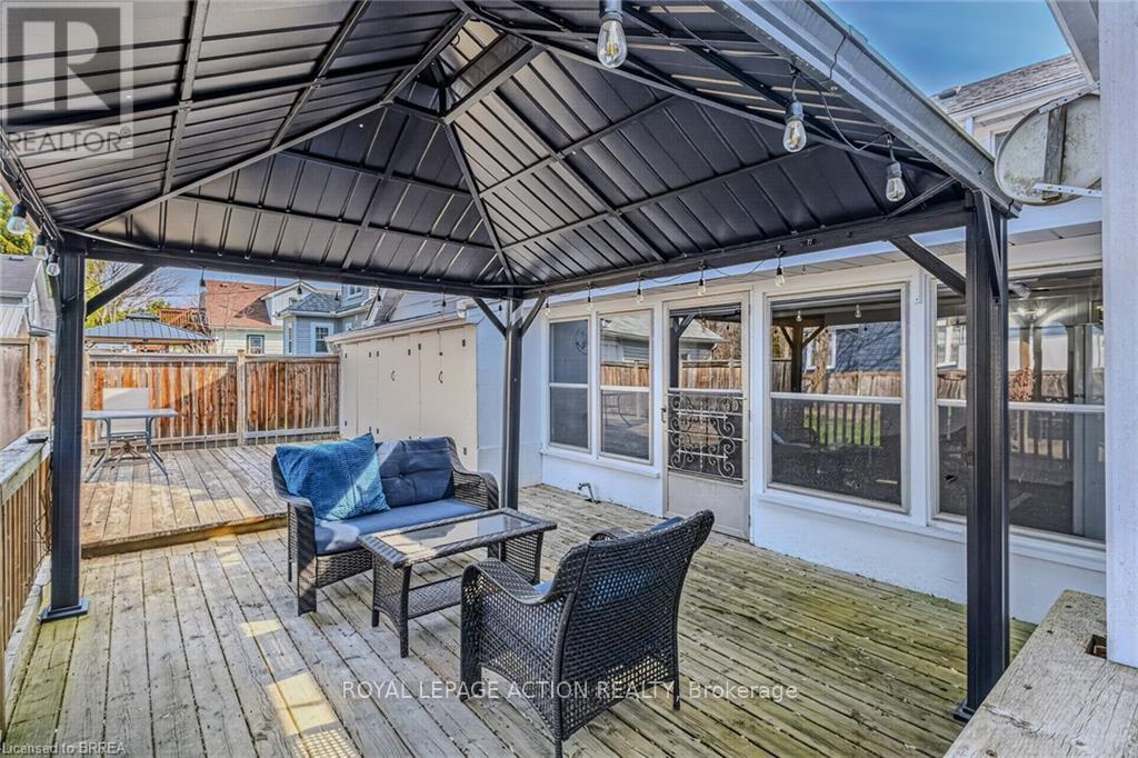 19 Lyndsay Street, Brantford, Ontario  N3T 2C5 - Photo 39 - X12991946