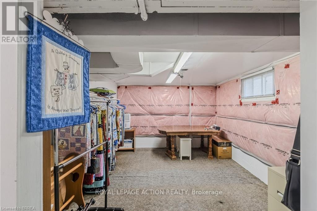 19 Lyndsay Street, Brantford, Ontario  N3T 2C5 - Photo 43 - X12991946