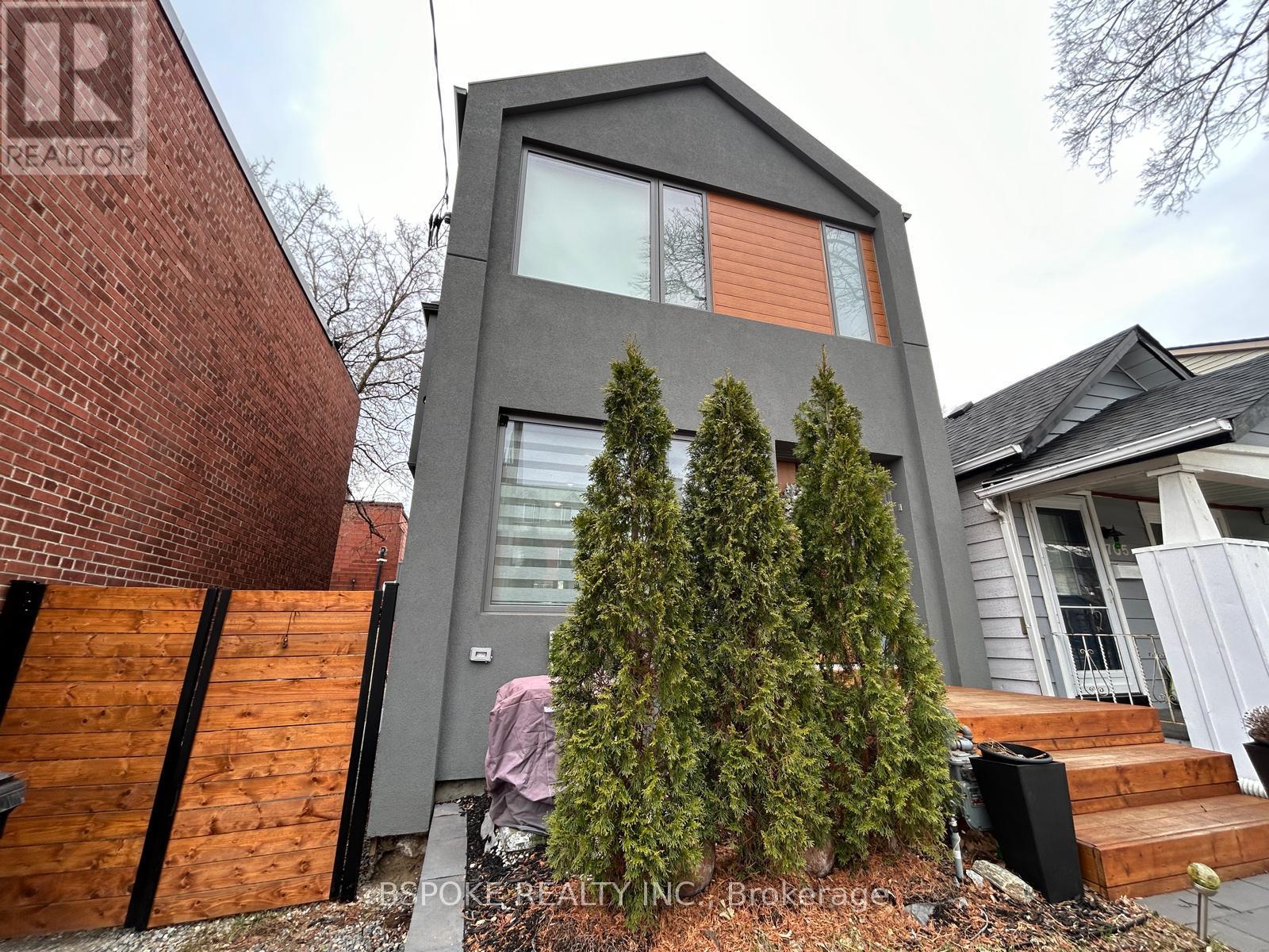 Main - 707 Mortimer Avenue, Toronto, Ontario  M4C 2K1 - Photo 33 - E12916650