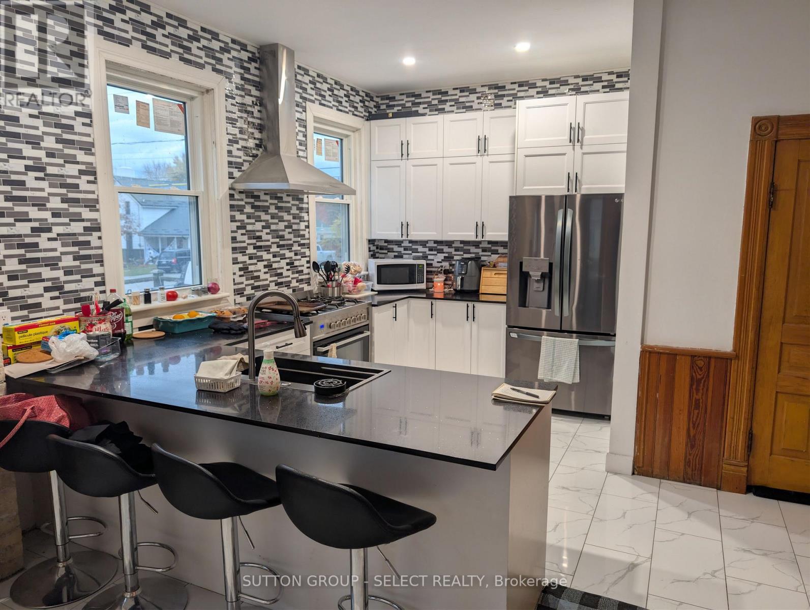 555 Erie Street, Warwick, Ontario  N0M 2S0 - Photo 6 - X12652244