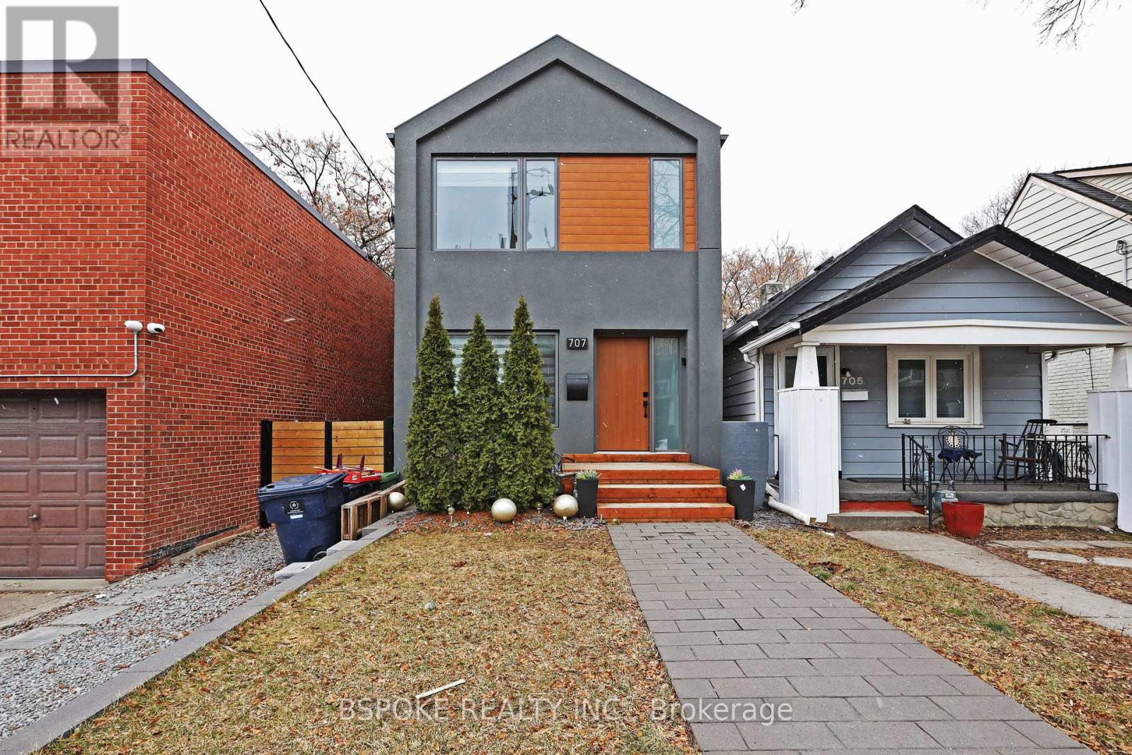 MAIN - 707 MORTIMER AVENUE, Toronto, Ontario