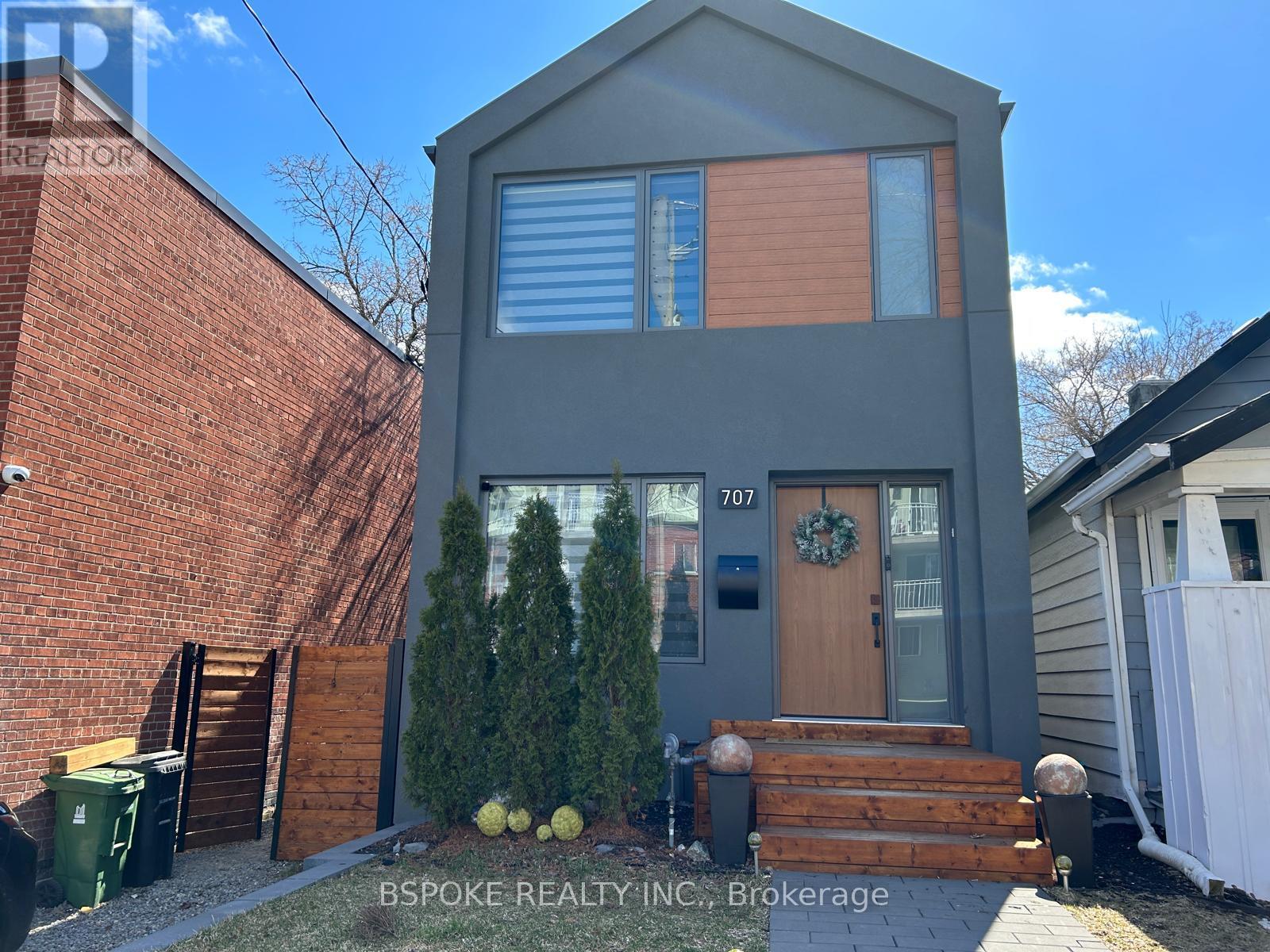 Main - 707 Mortimer Avenue, Toronto, Ontario  M4C 2K1 - Photo 32 - E12916650