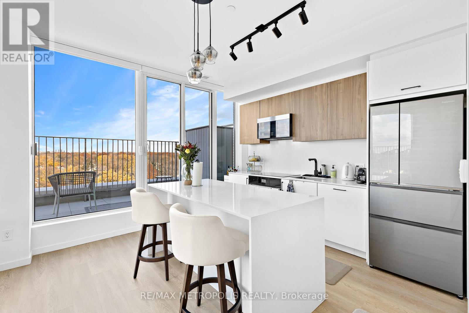 Ph10 - 689 The Queens Way, Toronto, Ontario  M8Y 0C8 - Photo 13 - W12991774