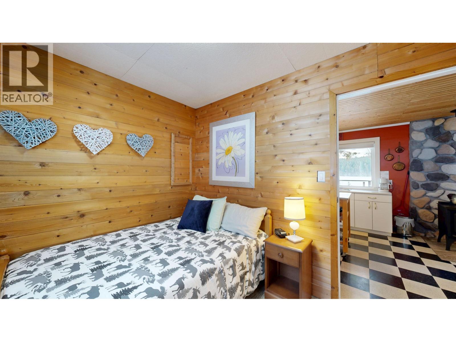 5780 Timothy Lake Road, 100 Mile House, British Columbia  V0K 1T0 - Photo 27 - R3094293