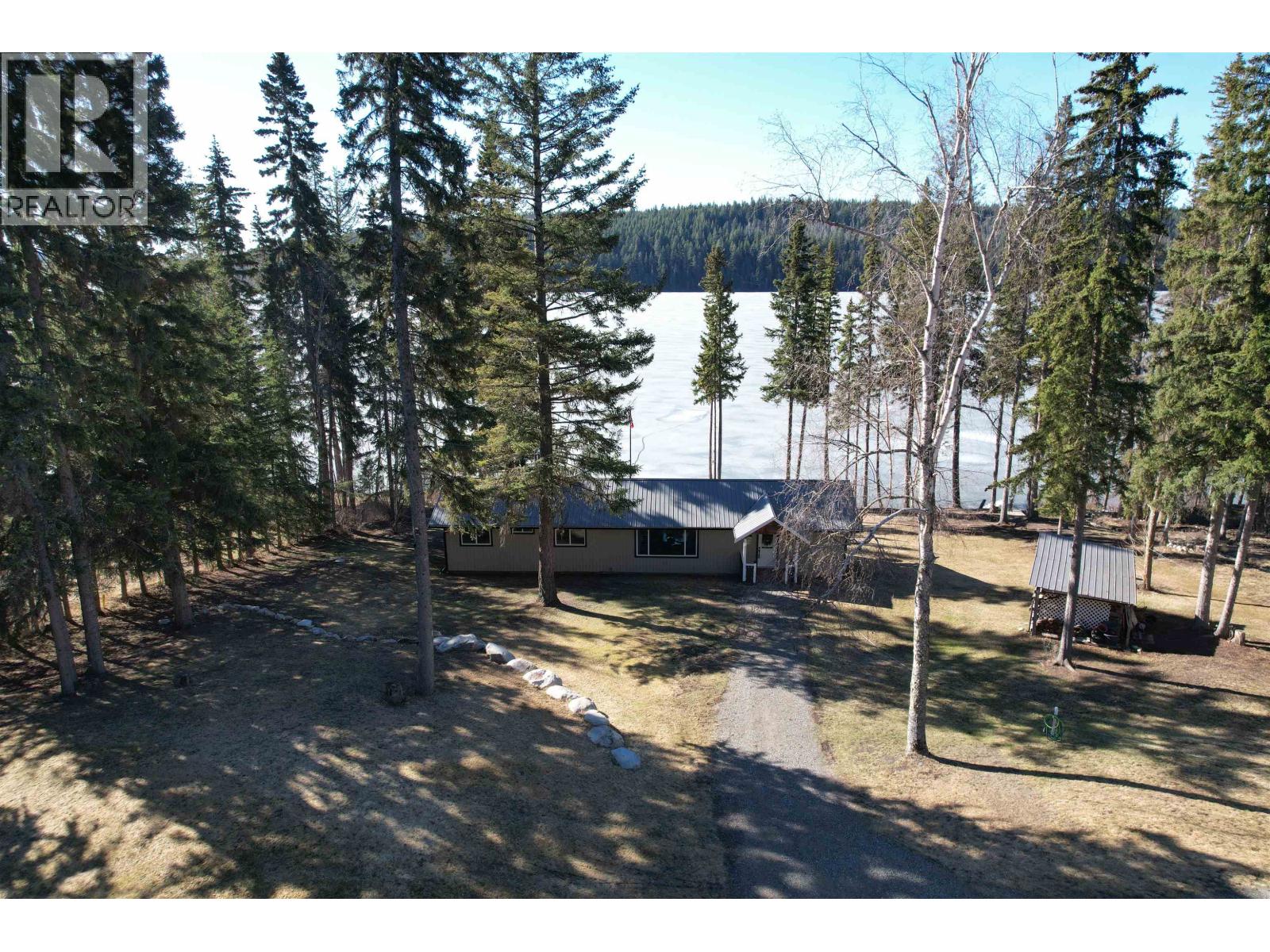 5780 Timothy Lake Road, 100 Mile House, British Columbia  V0K 1T0 - Photo 3 - R3094293