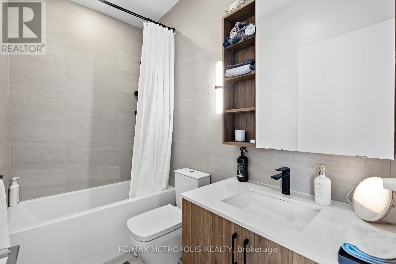 Ph10 - 689 The Queens Way, Toronto, Ontario  M8Y 0C8 - Photo 25 - W12991774