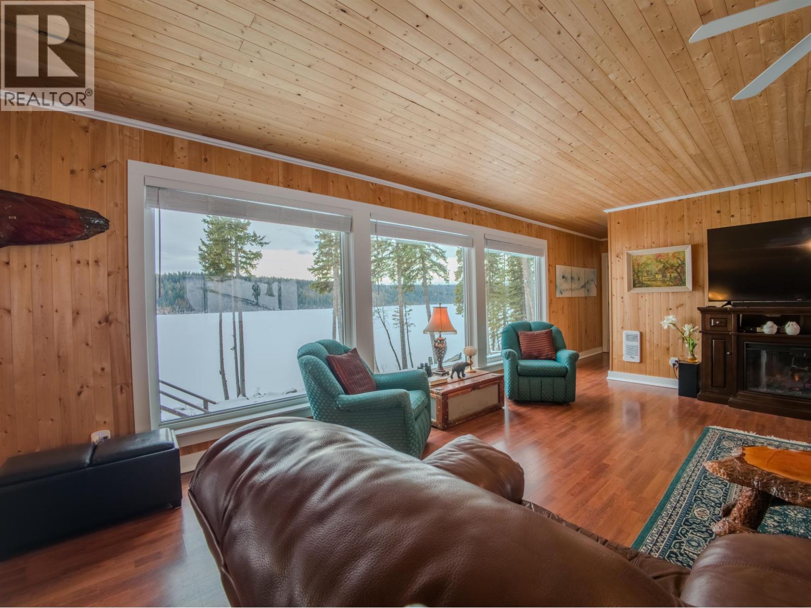 5780 Timothy Lake Road, 100 Mile House, British Columbia  V0K 1T0 - Photo 11 - R3094293