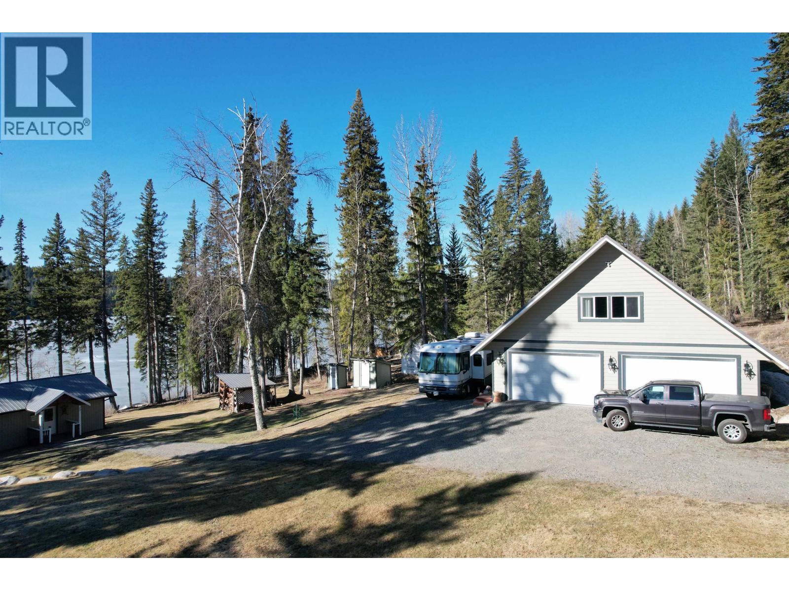 5780 Timothy Lake Road, 100 Mile House, British Columbia  V0K 1T0 - Photo 2 - R3094293