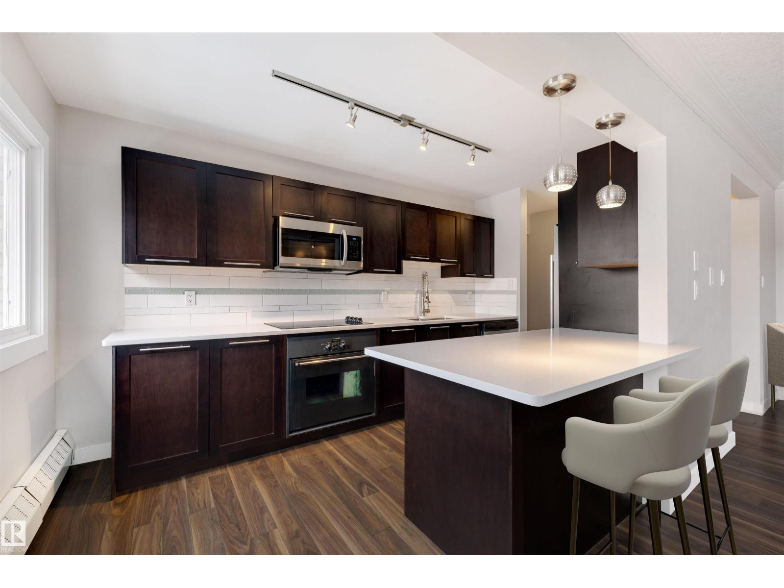 #32 10015 83 AV NW, Edmonton, Alberta