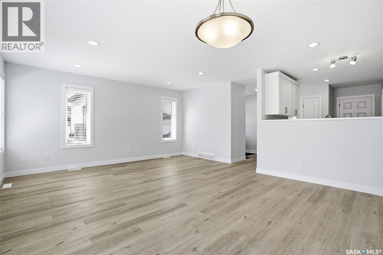 27 547 East Hampton Boulevard, Saskatoon, Saskatchewan  S7R 0H8 - Photo 8 - SK032750