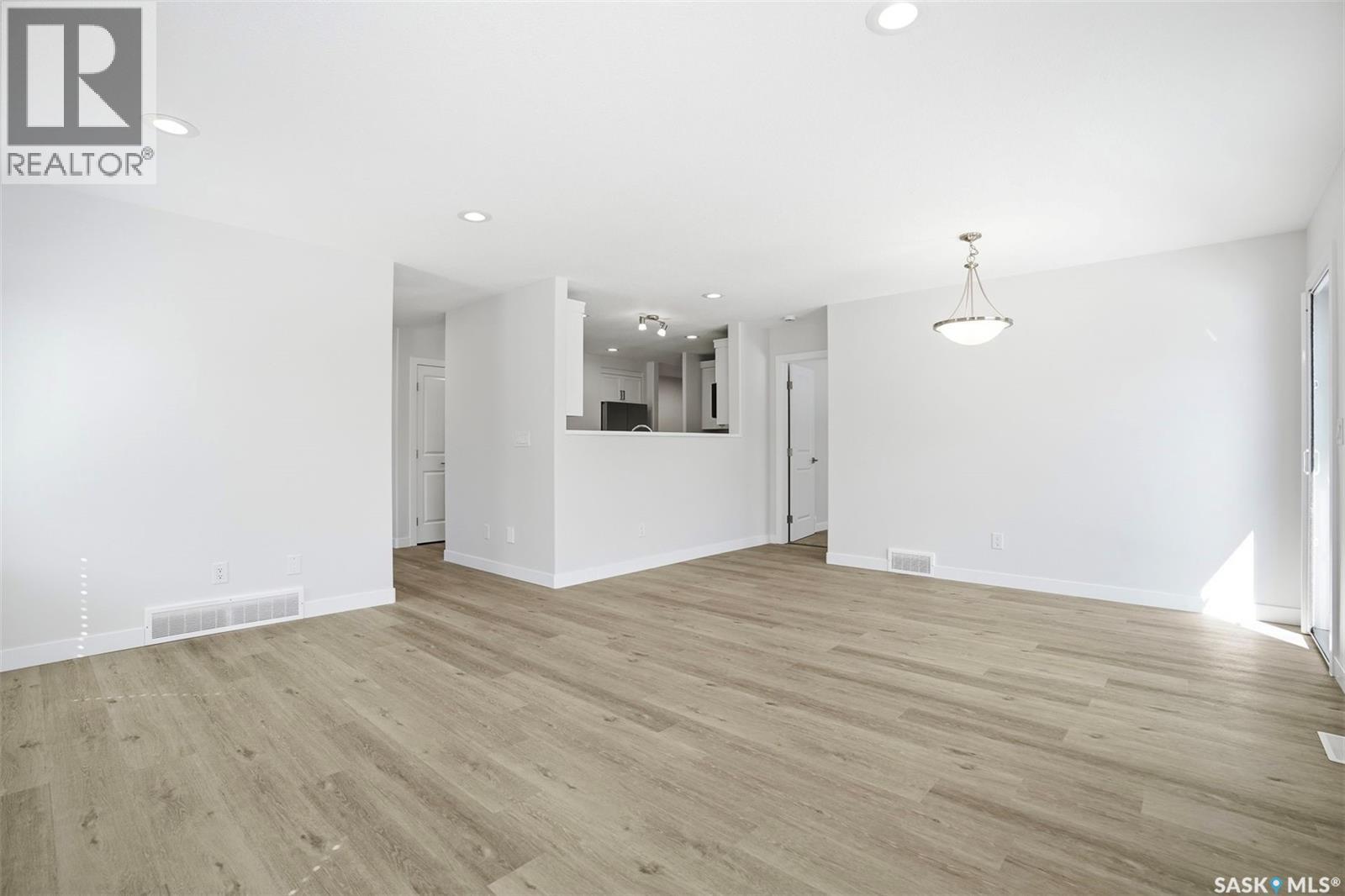 27 547 East Hampton Boulevard, Saskatoon, Saskatchewan  S7R 0H8 - Photo 9 - SK032750