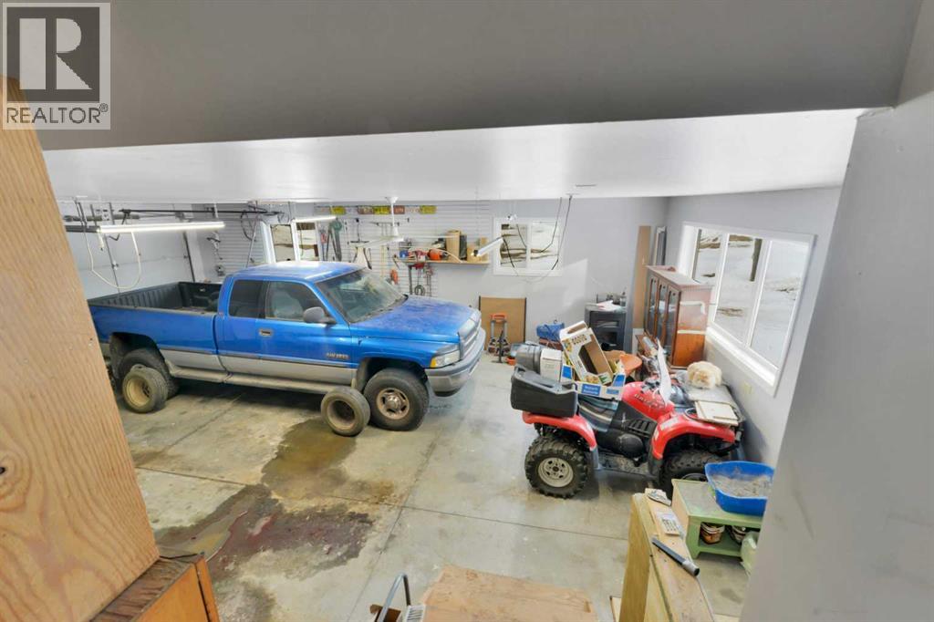 27137 Highway 42, Rural Red Deer County, Alberta  T0M 1R0 - Photo 35 - A2293336