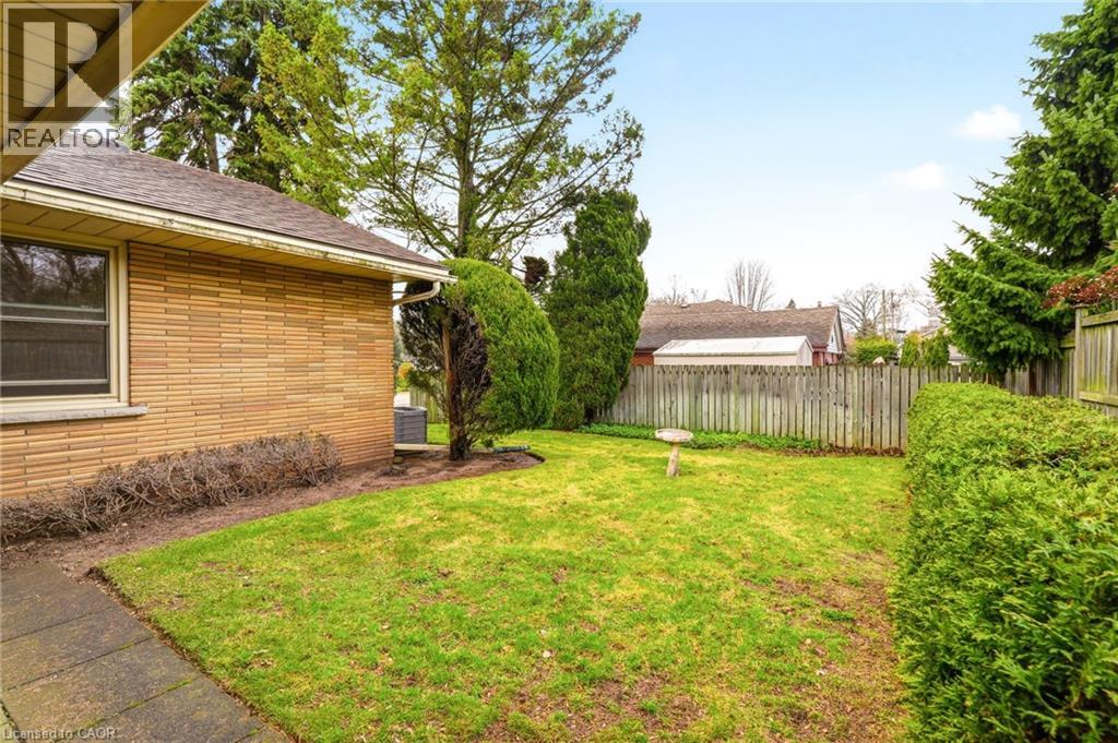 890 Falcon Boulevard, Burlington, Ontario  L7T 3B7 - Photo 47 - 40817409