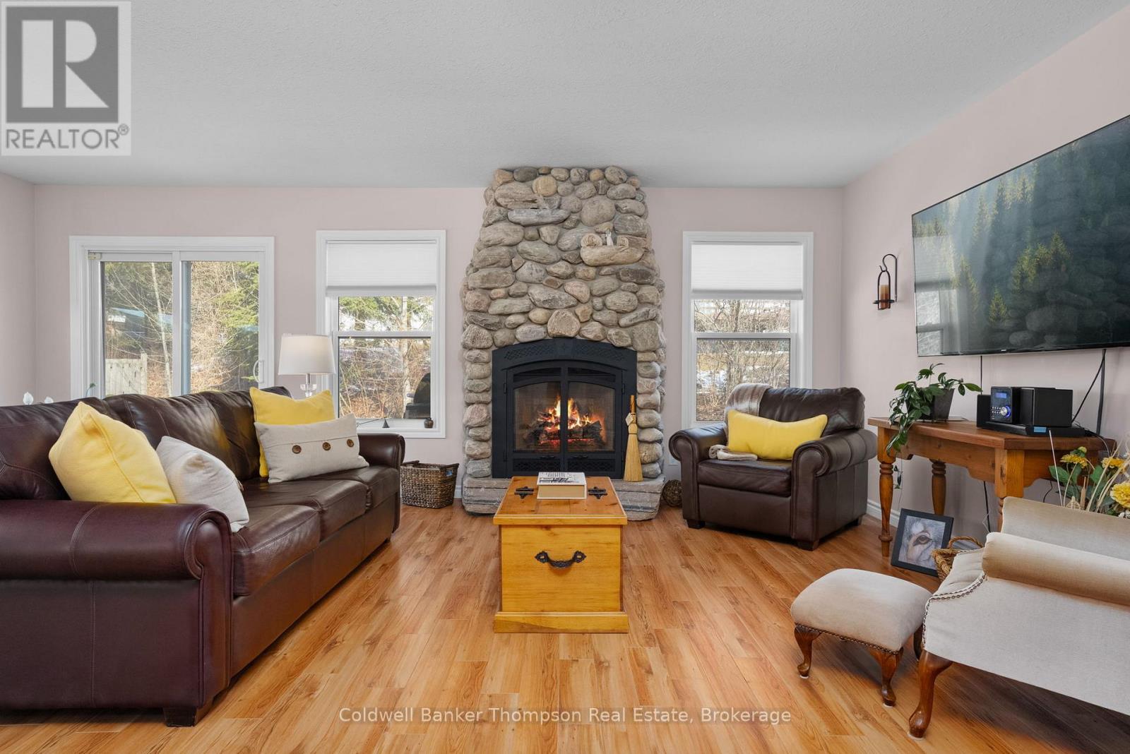 5 Northdown Street, Huntsville, Ontario P1H 2R3 - Photo 2 - X12992036