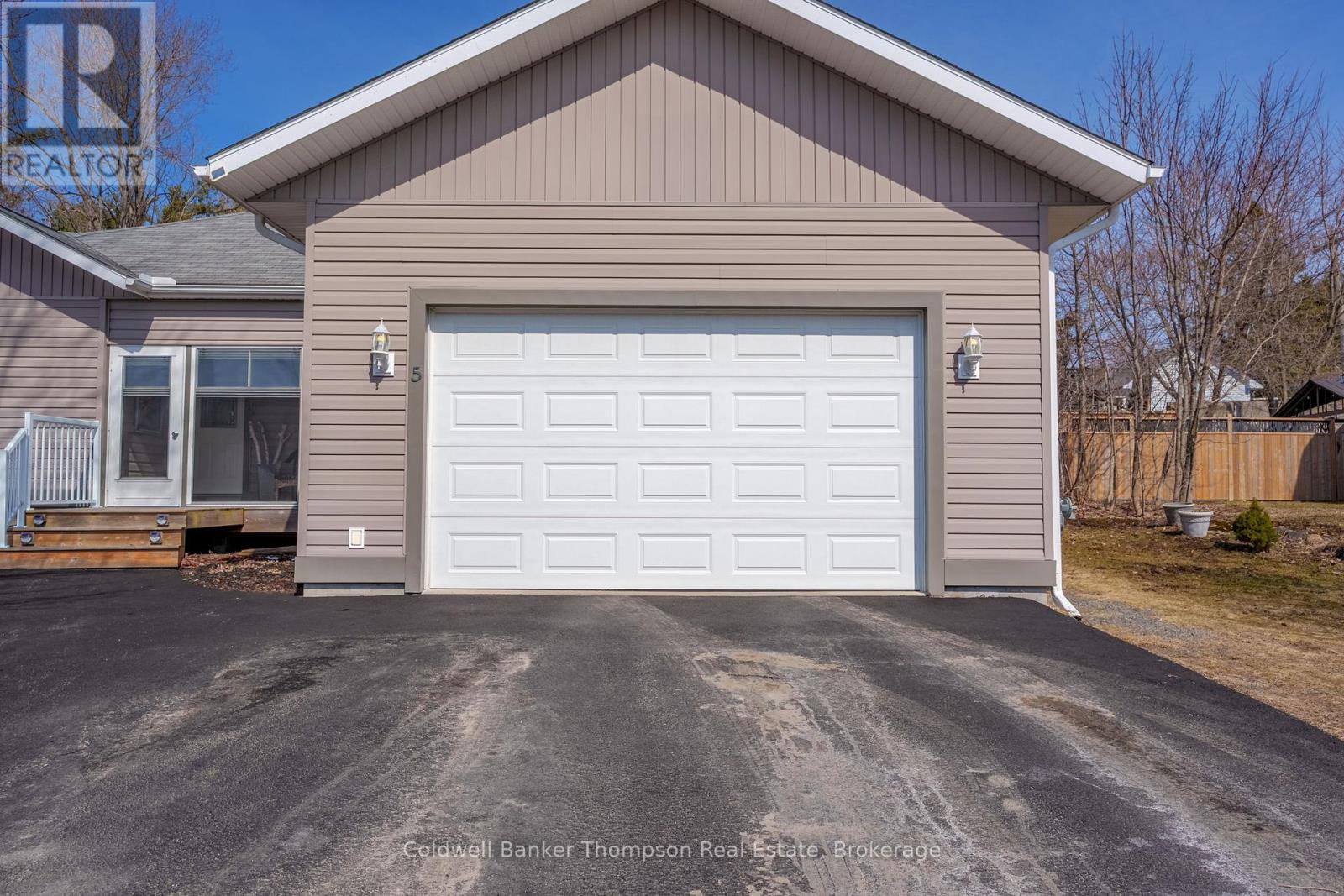 5 Northdown Street, Huntsville, Ontario P1H 2R3 - Photo 39 - X12992036