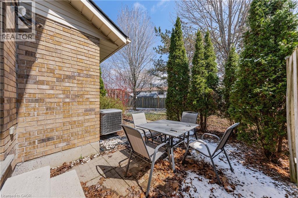 375 Kingscourt Court Unit# 20, Waterloo, Ontario  N2K 3N7 - Photo 39 - 40817940