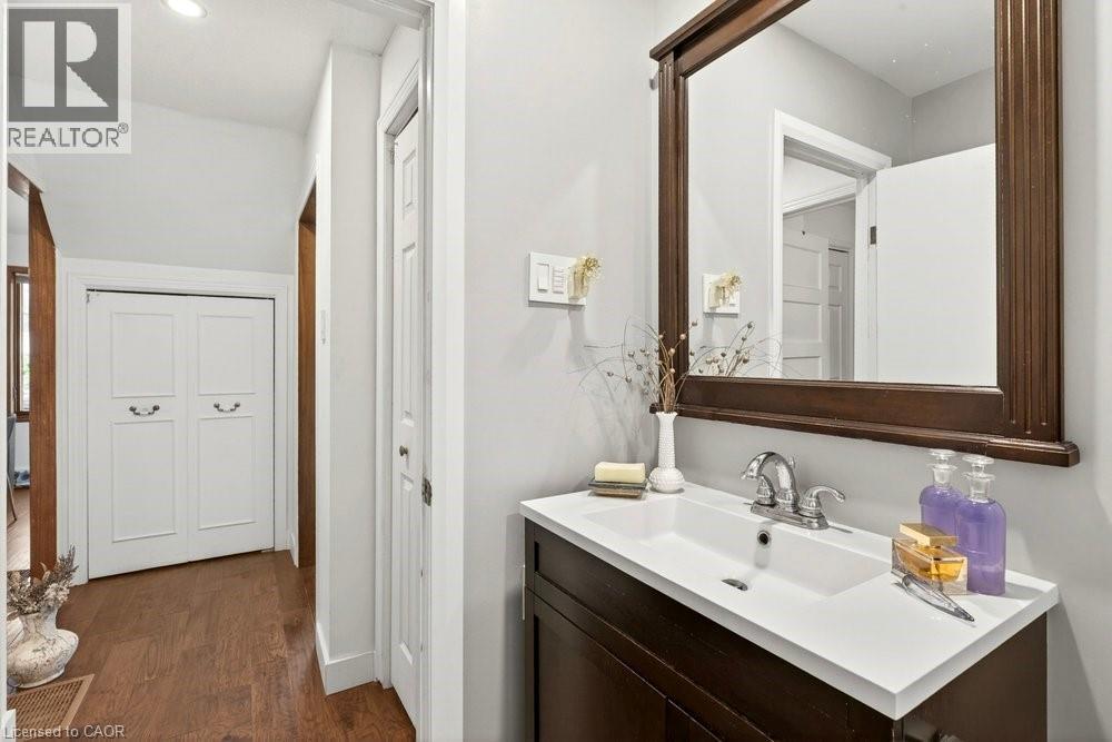 9 Morton Avenue, Dundas, Ontario  L9H 2P4 - Photo 17 - 40819946