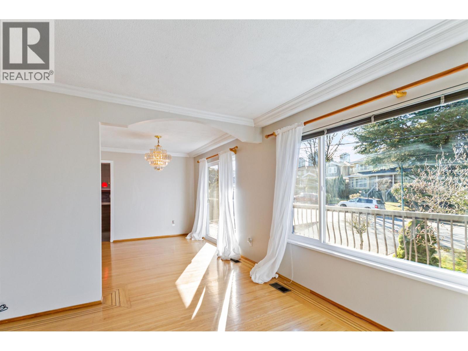 6072 Selma Avenue, Burnaby, British Columbia  V5H 3R2 - Photo 8 - R3093926