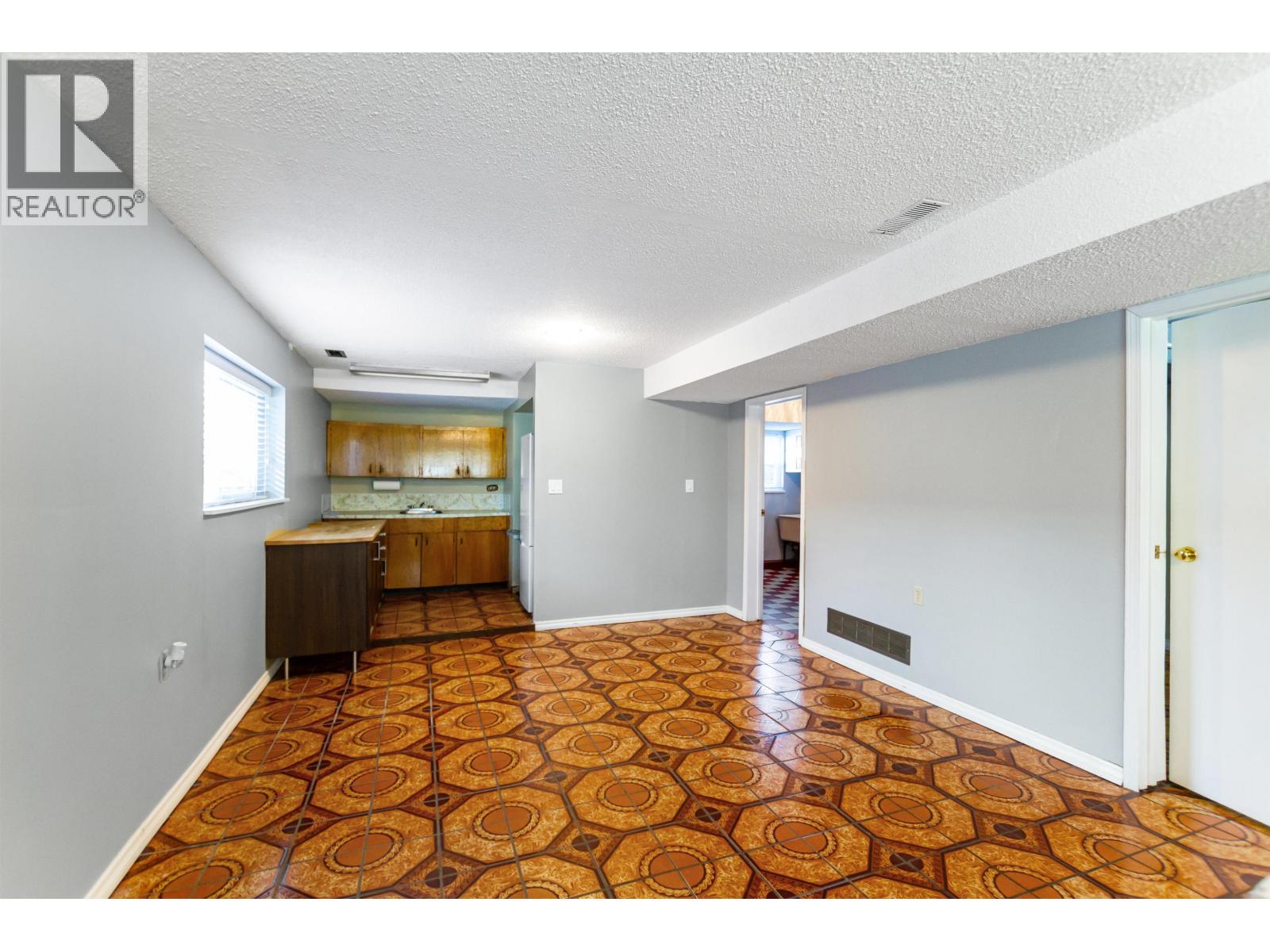 6072 Selma Avenue, Burnaby, British Columbia  V5H 3R2 - Photo 25 - R3093926