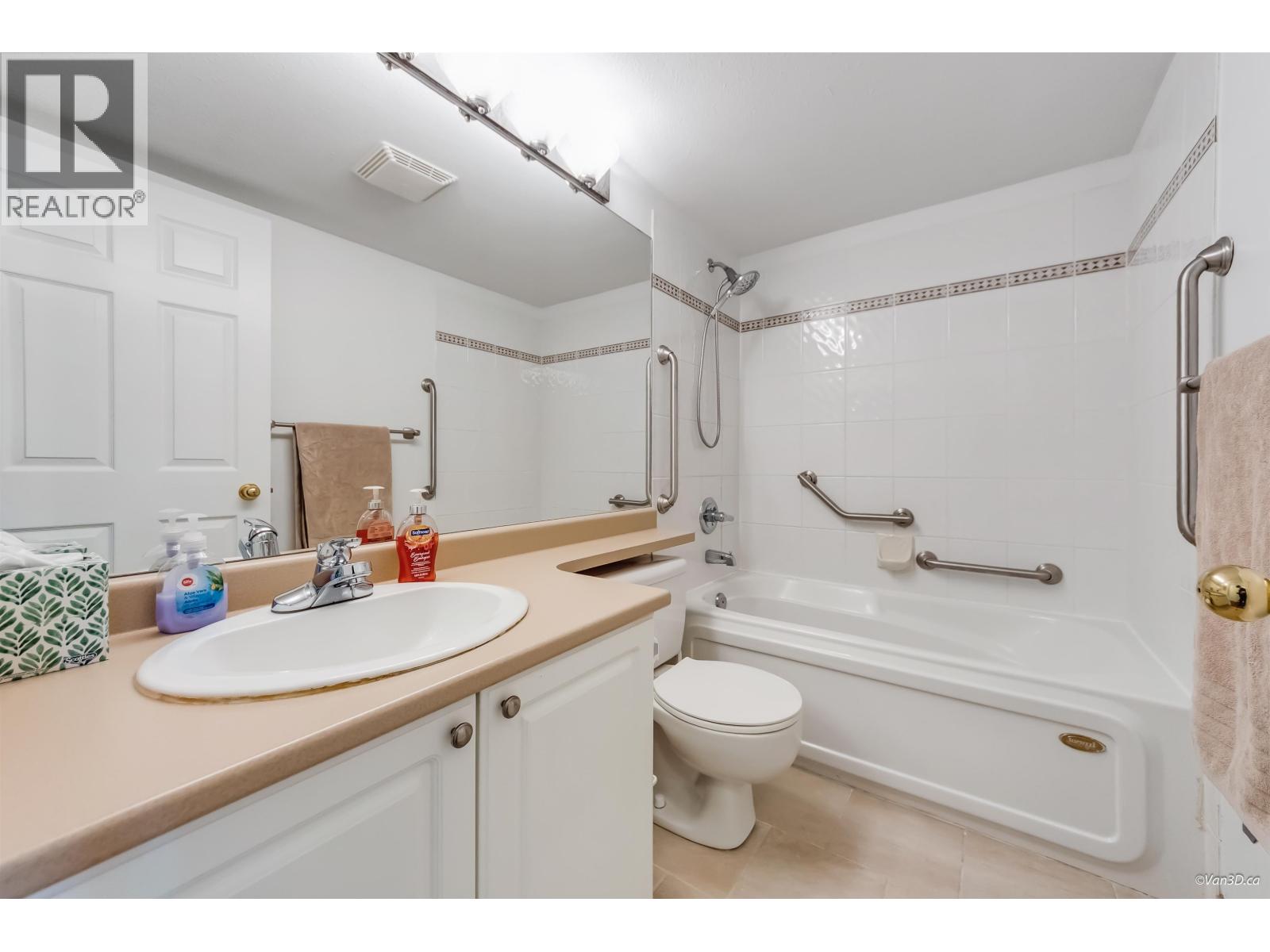 127 6588 Southoaks Crescent, Burnaby, British Columbia  V5E 4K1 - Photo 5 - R3110411