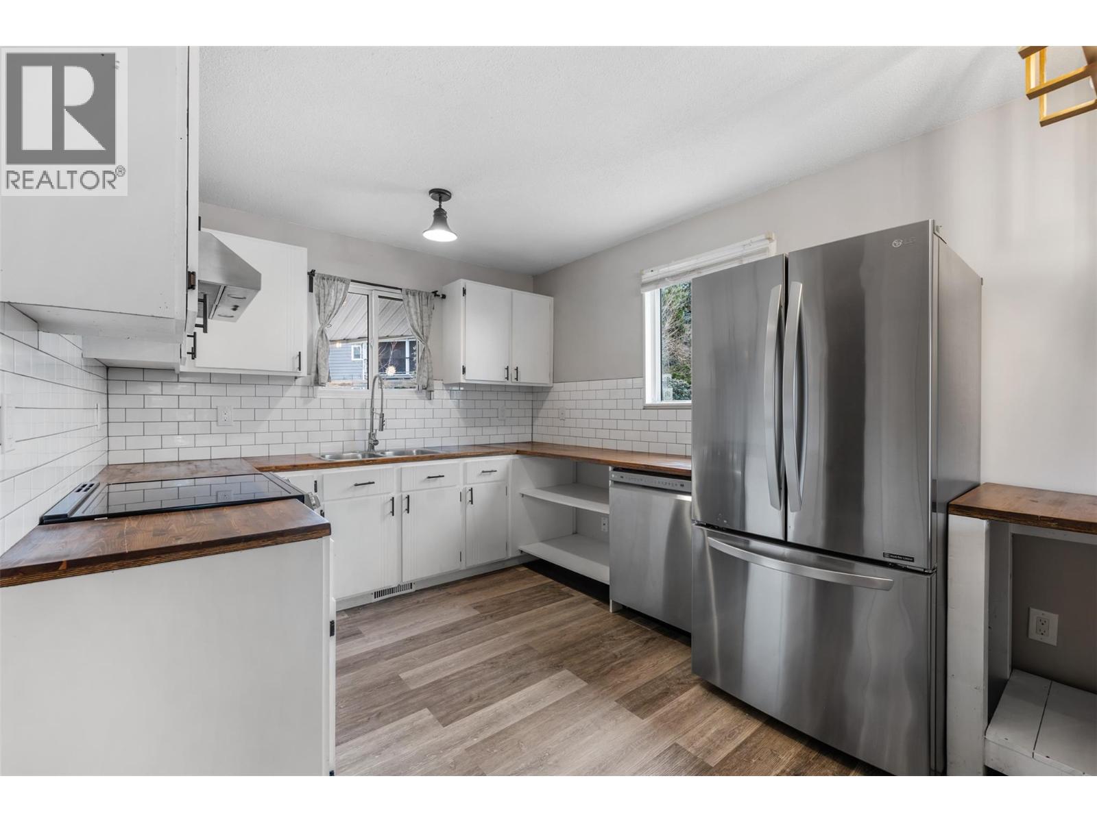 4404 Westview Drive, Vernon, British Columbia  V1T 7M6 - Photo 5 - 10381964