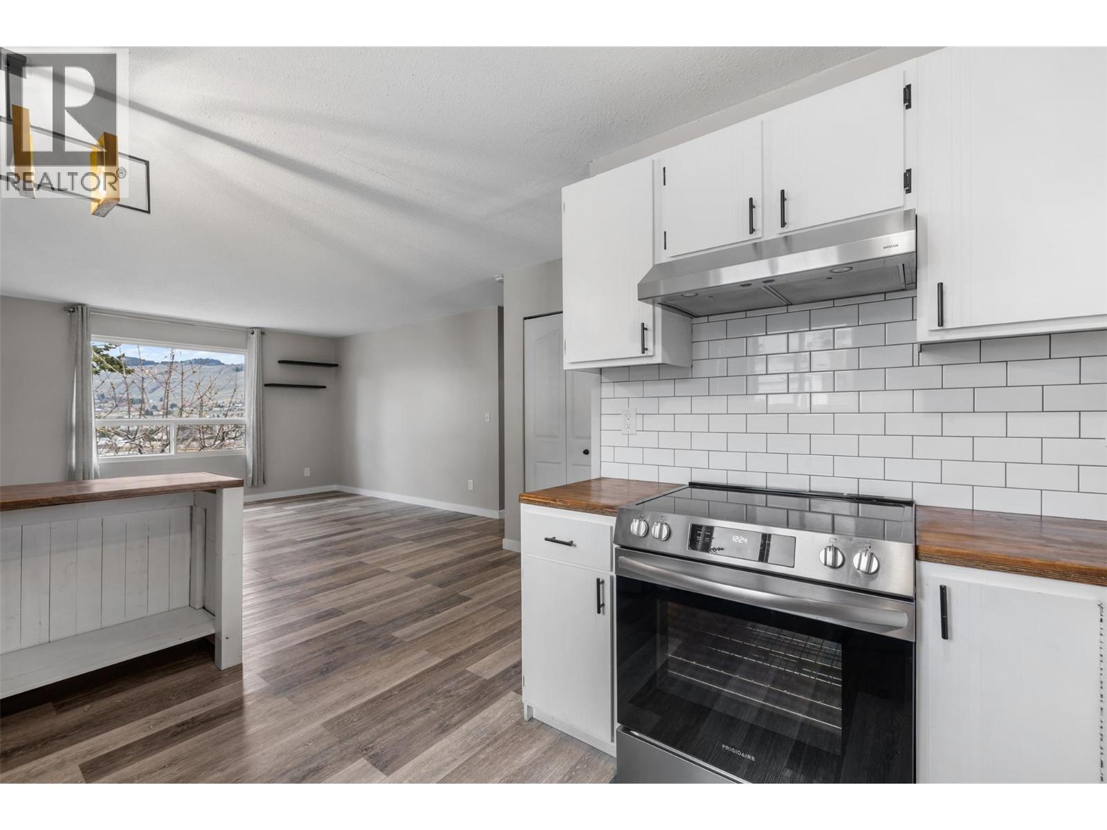 4404 Westview Drive, Vernon, British Columbia  V1T 7M6 - Photo 6 - 10381964