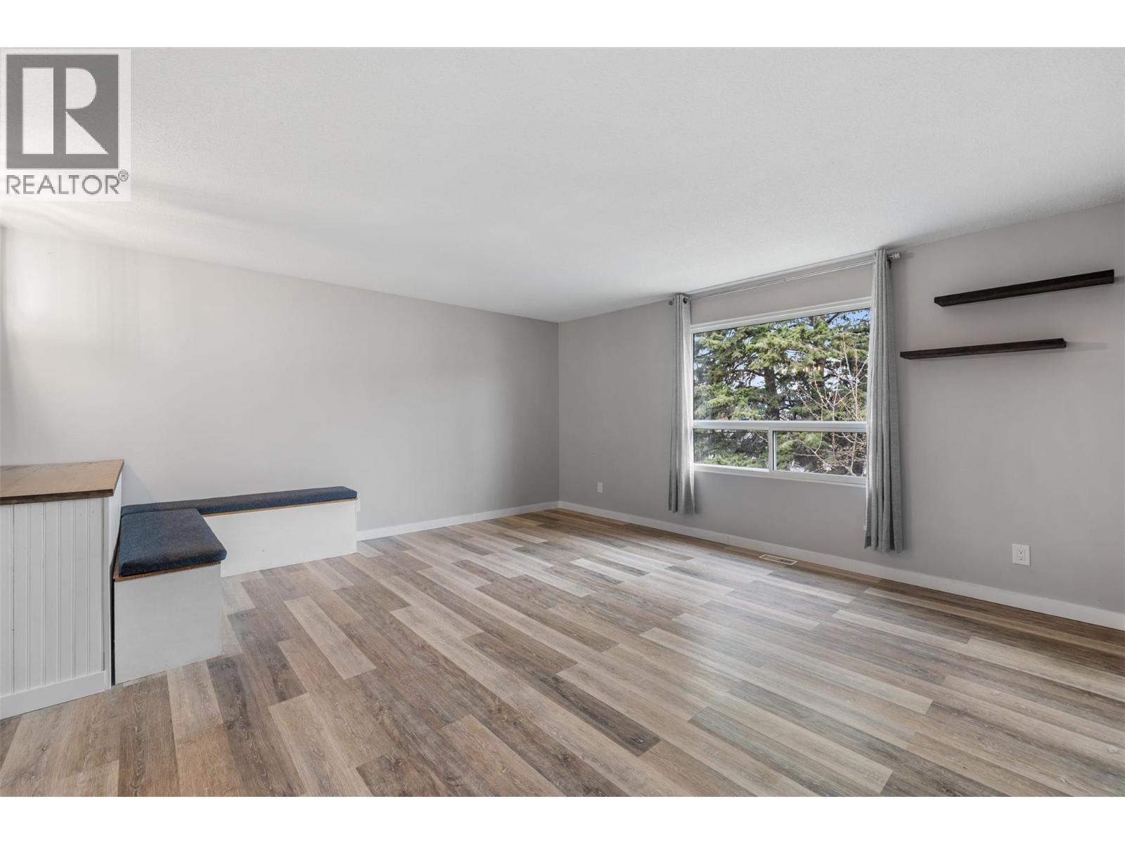 4404 Westview Drive, Vernon, British Columbia  V1T 7M6 - Photo 8 - 10381964