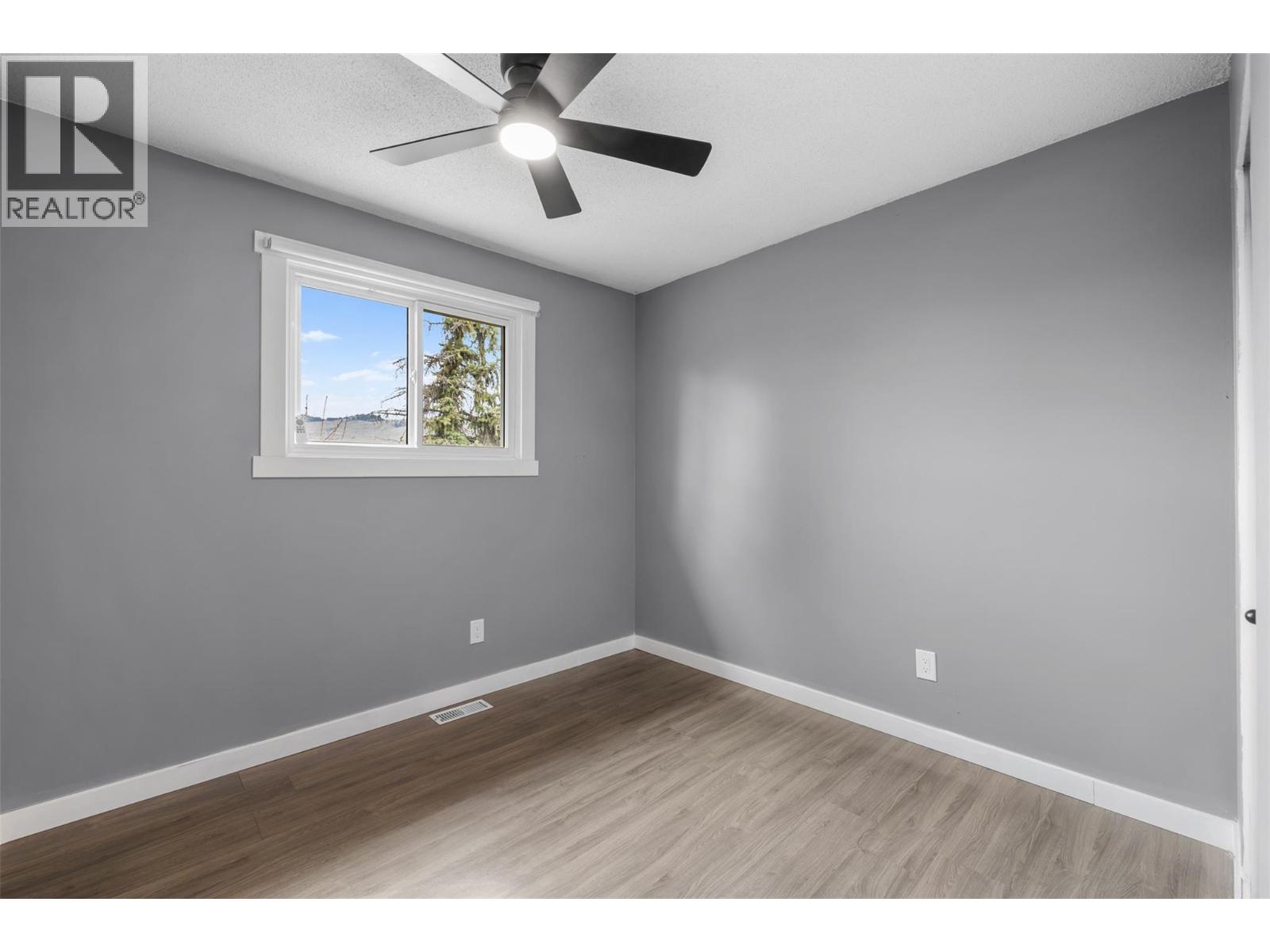 4404 Westview Drive, Vernon, British Columbia  V1T 7M6 - Photo 13 - 10381964