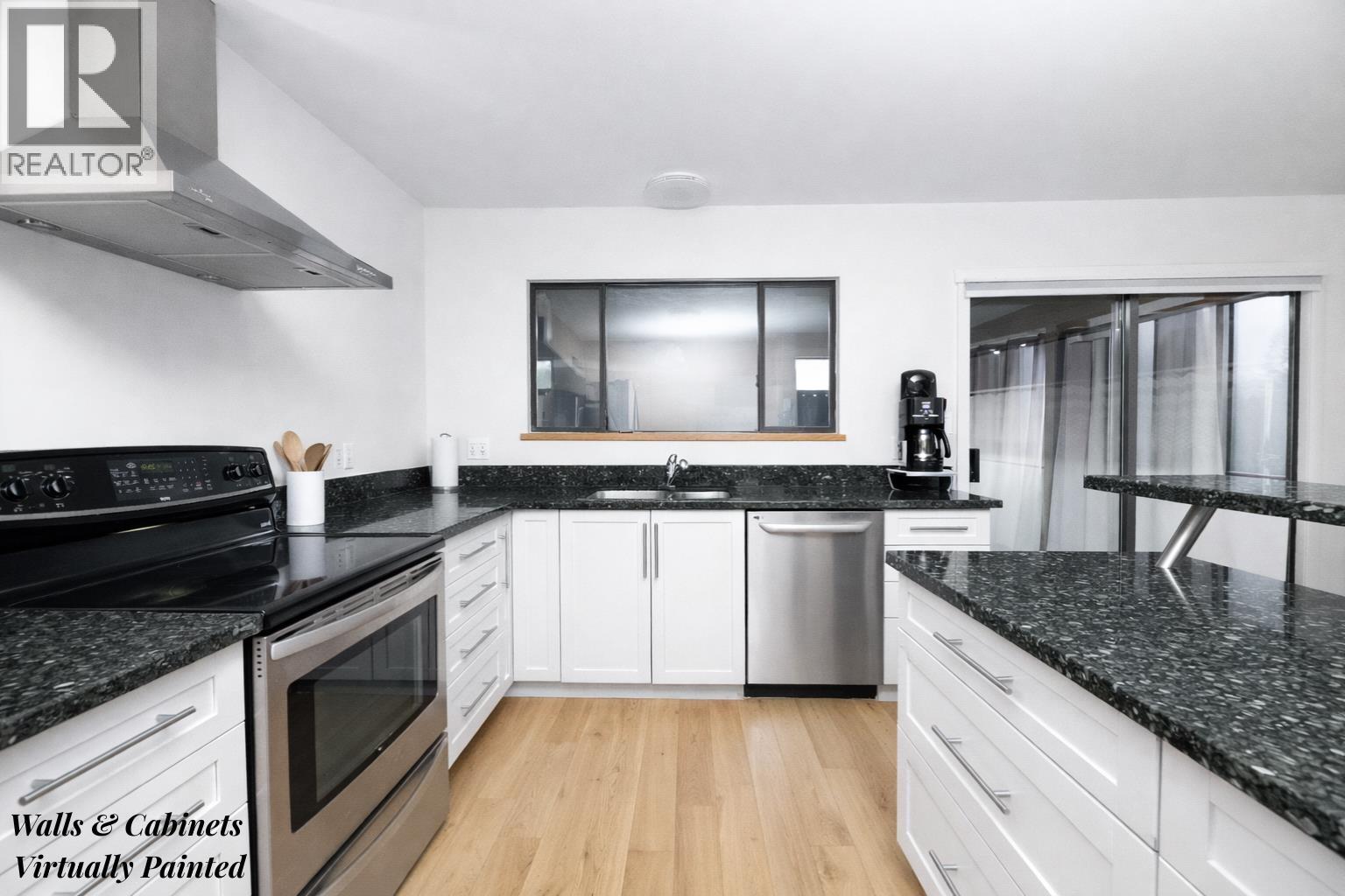 4934 Geer Road, Sechelt, British Columbia  V0N 3A2 - Photo 9 - R3110392