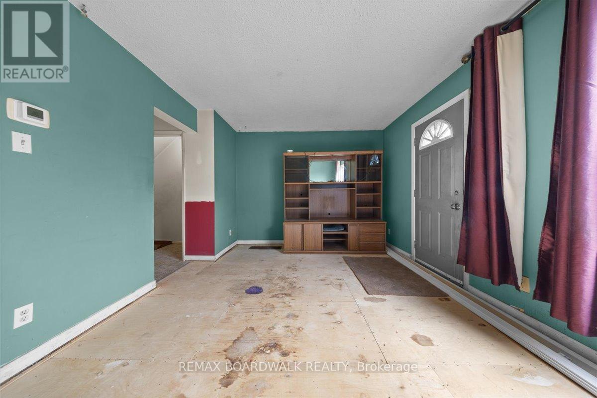 1456 Murdock Gate, Ottawa, Ontario  K1J 8R5 - Photo 11 - X12991974