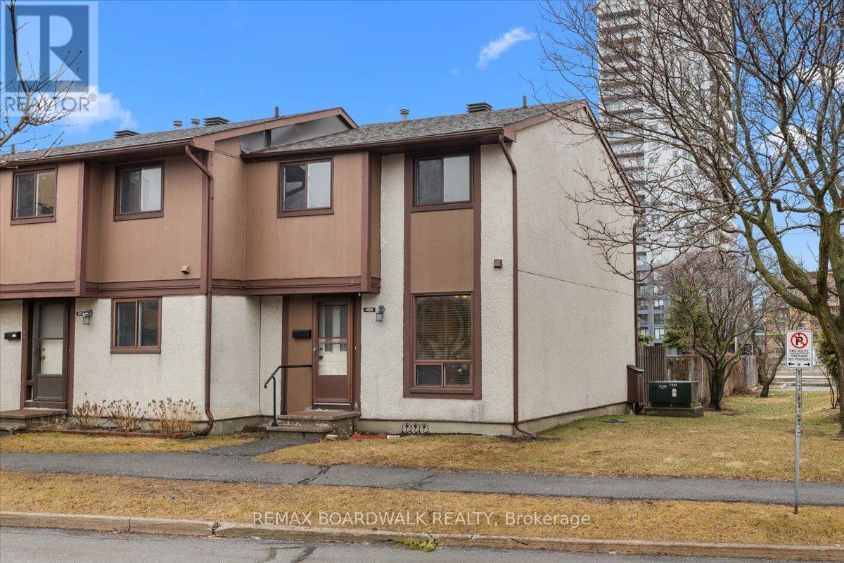 1456 Murdock Gate, Ottawa, Ontario  K1J 8R5 - Photo 2 - X12991974